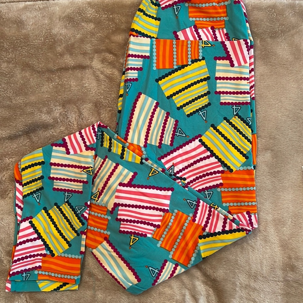 Lularoe legging size- TALL/CURVY or 10-20. Yoga waistband. new with tags.